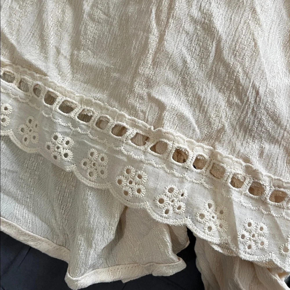 Plus Knox Rose Beige Embroidered Blouse - Picture 14 of 17